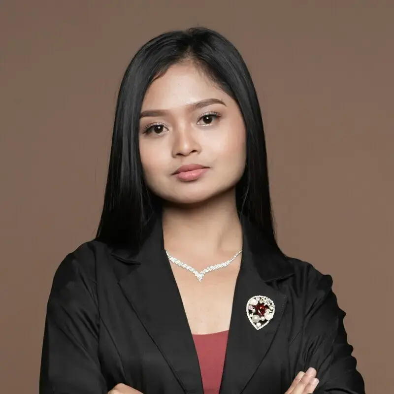 Regine Laguilles headshot photo